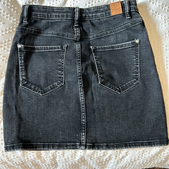 Zara Skirt - Picture 3 of 6